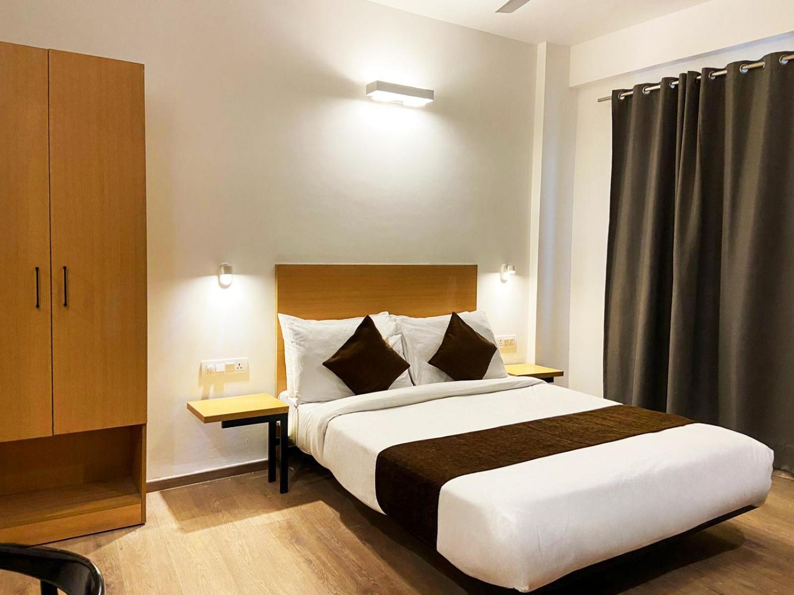 Hotel Crown Inn Faridabad Eksteriør billede